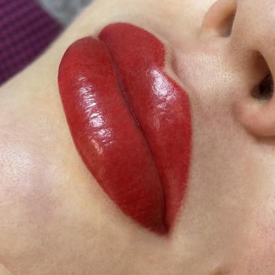 Перманентный макияж (татуаж) губ